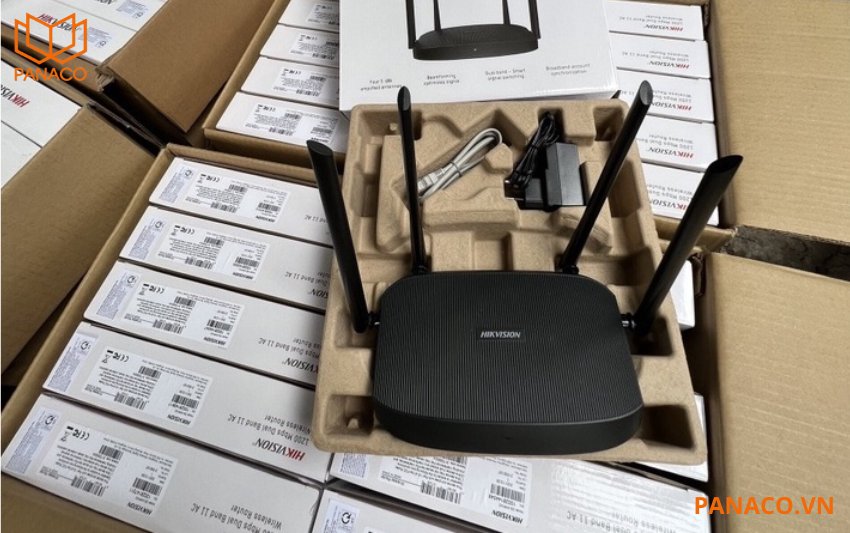 Bóc seal router wifi hikvision AC1200 DS-3WR12GC mới 100% tại Panaco