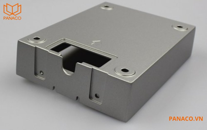 Box âm tường VTM115 có kích thước 129.0mm × 95.0mm × 28.5mm