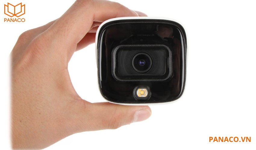 Camera có đèn trợ sáng LED với tầm hoạt động lên đến 30m