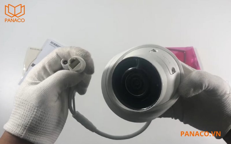 Camera quan sát trong nhà có trang bị nguồn cấp 12V DC & PoE