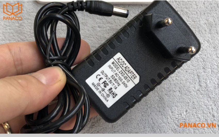 DH-PFS3010-8ET-65 sử dụng nguồn AC 100V - 240V