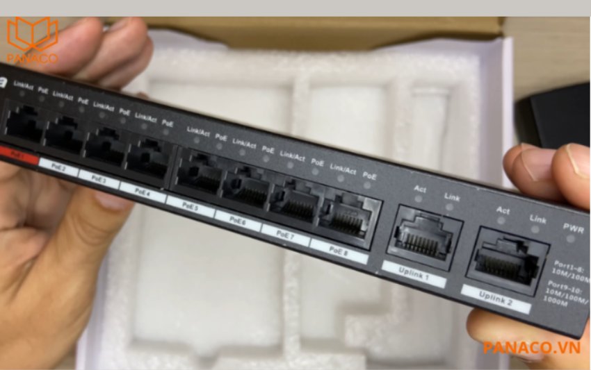 DH-PFS3010-8ET-96 được trang bị 2 cổng uplink