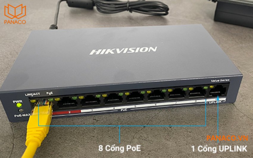 DS-3E1309P-EI/M trang bị 8 cổng PoE RJ45 tốc độ 100 Mbps và 1 cổng uplink RJ45