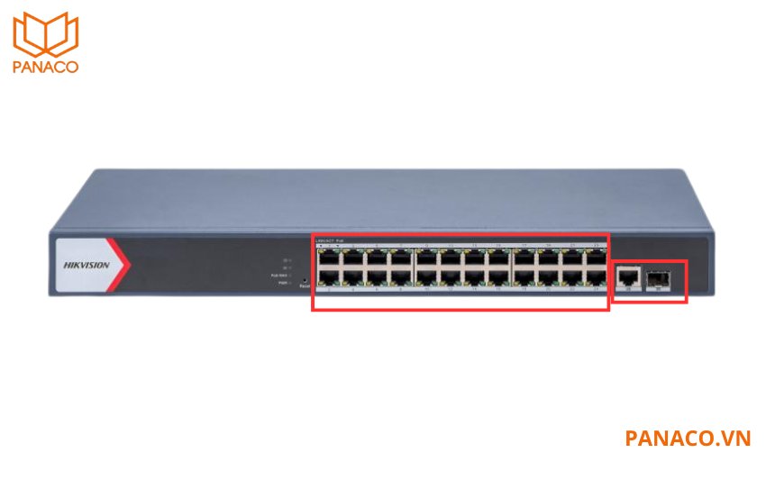 DS-3E1526P-EI/M trang bị 24 cổng PoE tốc độ 1000 Mbps đảm bảo khả năng truyền tải dữ liệu nhanh chóng ngay cả khi kết nối nhiều thiết bị đồng thời. 