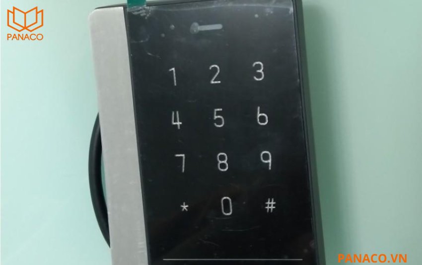 DS-K1101MK còn tích hợp bàn phím số