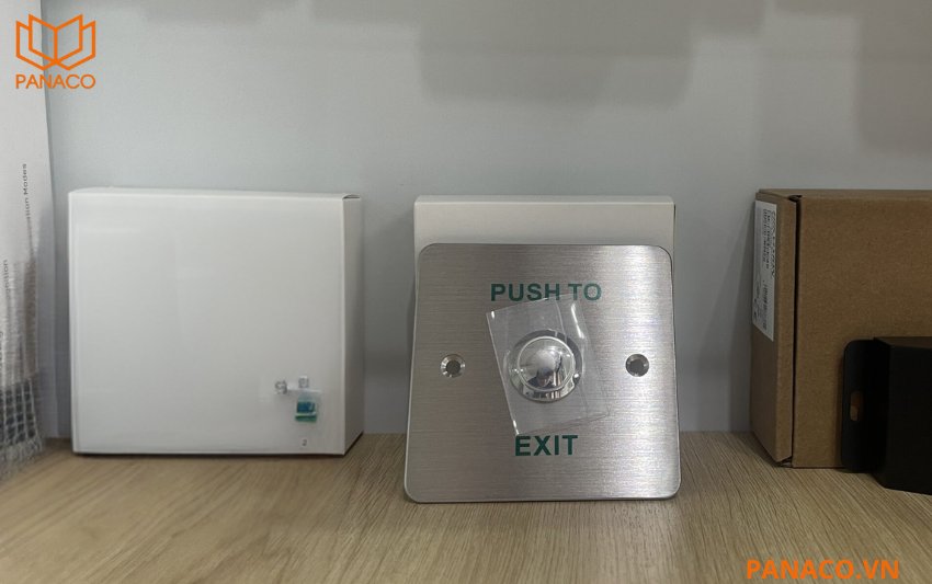 Vỏ DS-K7P01 làm từ hợp kim nhôm đúc nguyên khối có khả năng chống va đập và chịu lực tốt