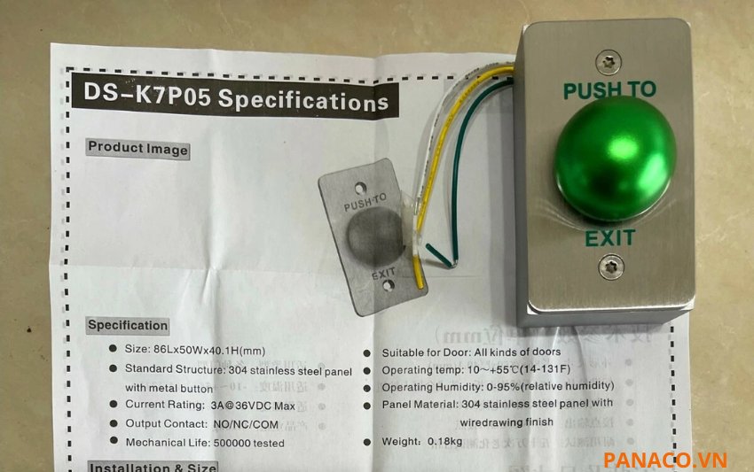 DS-K7P05 sản xuất bằng chất liệu cao cấp. Mặt nút có đèn LED xanh hiển thị giúp nhận biết cả ban ngày lẫn ban đêm