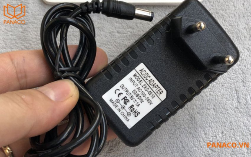 DH-PFS3005-5GT-L được trang bị nguồn cấp 5V/1A DC giúp tiết kiệm năng lượng hiệu quả