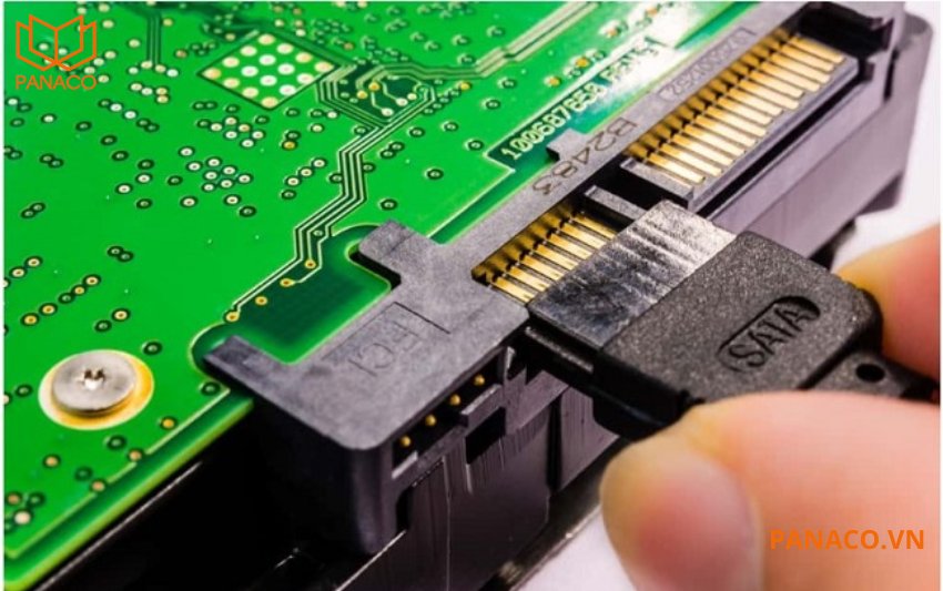Đầu ghi hình Kbvision còn được trang bị 1 cổng kết nối SATA