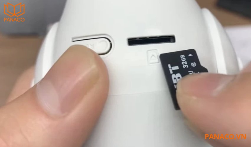 Khe cắm thẻ nhớ microSD có dung lượng tối đa lên đến 512GB