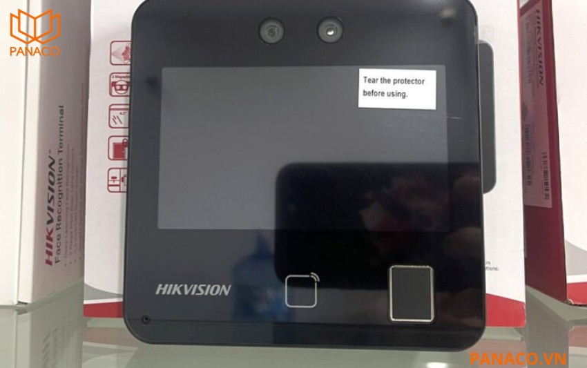 Màn hình cảm ứng 4.3 inch kết hợp camera 2MP sắc nét