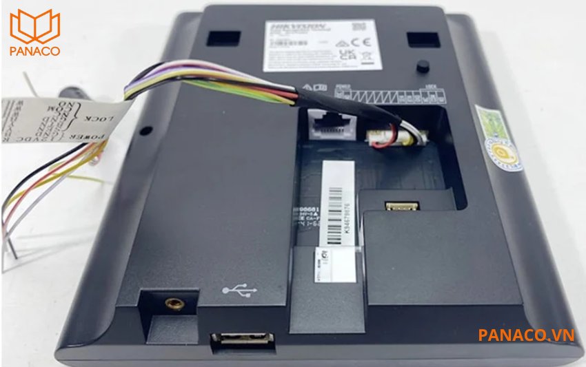 Máy chấm công DS-K1T320MFWX hỗ trợ kết nối TCP/IP, Wi-Fi và ISUP 5.0