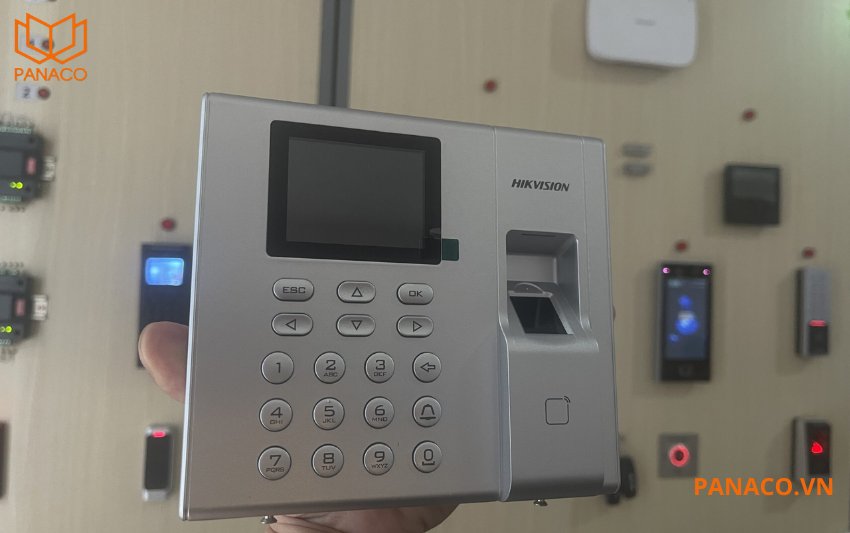 Máy chấm công Hikvision DS-K1T8003MF