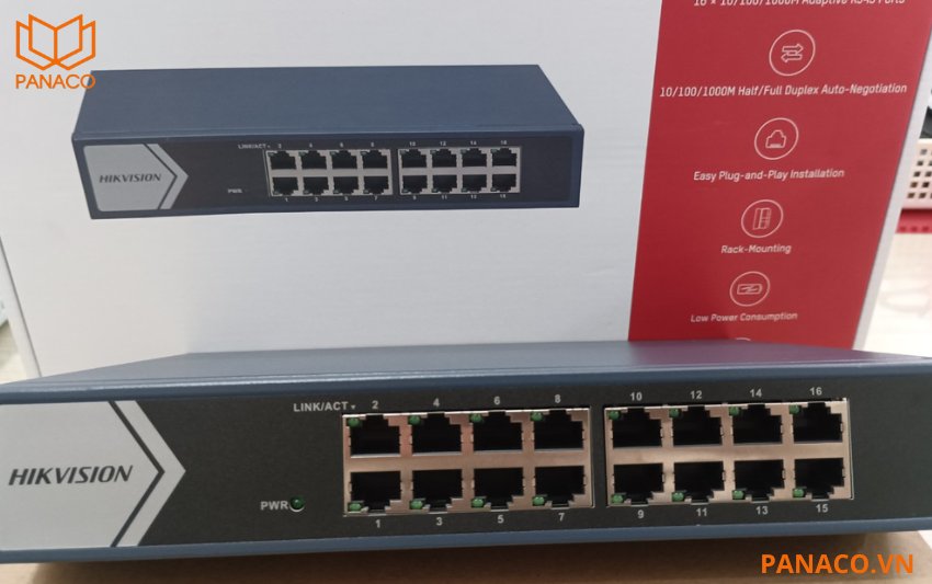 DS-3E0516-E(B) hỗ trợ 2 cổng uplink, kết nối trực tiếp đến bộ định tuyến hoặc các thiết bị mạng khác để mở rộng hệ thống