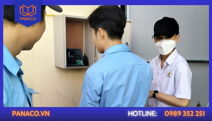 Công trình lắp 03 máy chấm công cho Công Ty TNHH Chế Biến Thực Phẩm Quang Minh