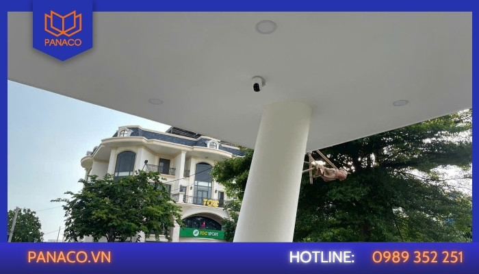 Lắp camera giám sát mặt tiền và khu vực đậu xe trước nhà hàng