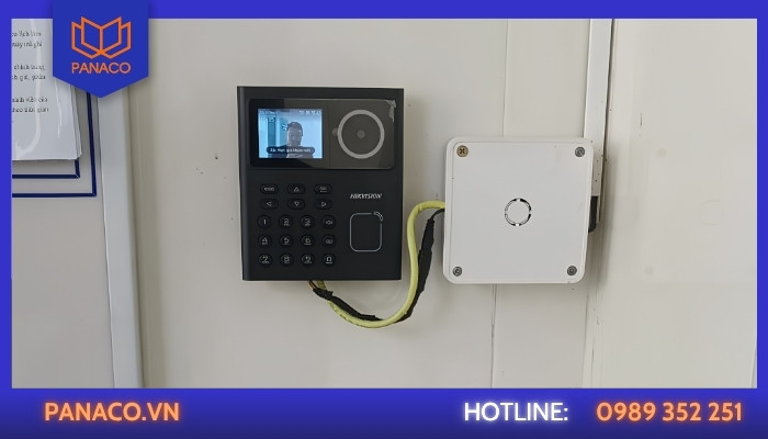 Lắp máy chấm công cho văn phòng công ty tại 440 Phạm Văn Chí, Quận 6