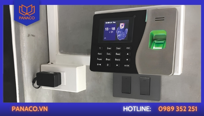 Lắp máy chấm công văn phòng tại 107 Lê Quốc Hưng - Quận 4