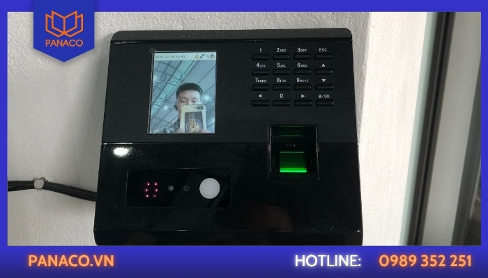 Công trình lắp máy chấm công tại văn phòng Công ty TNHH Marketech