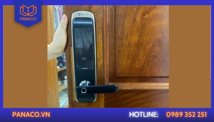 Thi công khóa vân tay Solity cho nhà phố khu vực TL22 giao Hà Huy Giáp, Quận 12