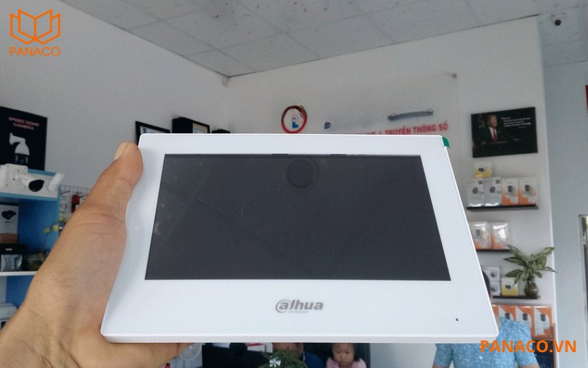 VTH2621GW-WP có kích thước chỉ 218.9 mm × 134.6 mm × 26.0 mm