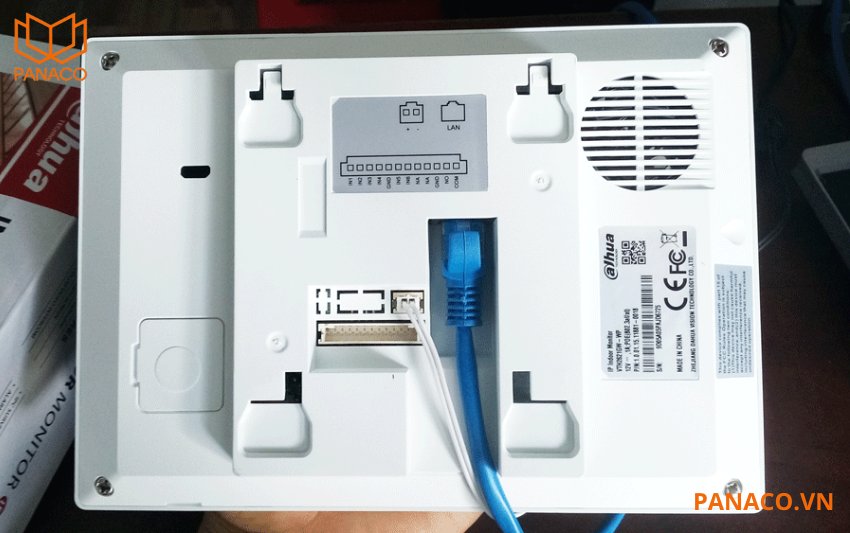 VTH2621GW-WP sử dụng nguồn 12 VDC 1A hoặc công nghệ POE
