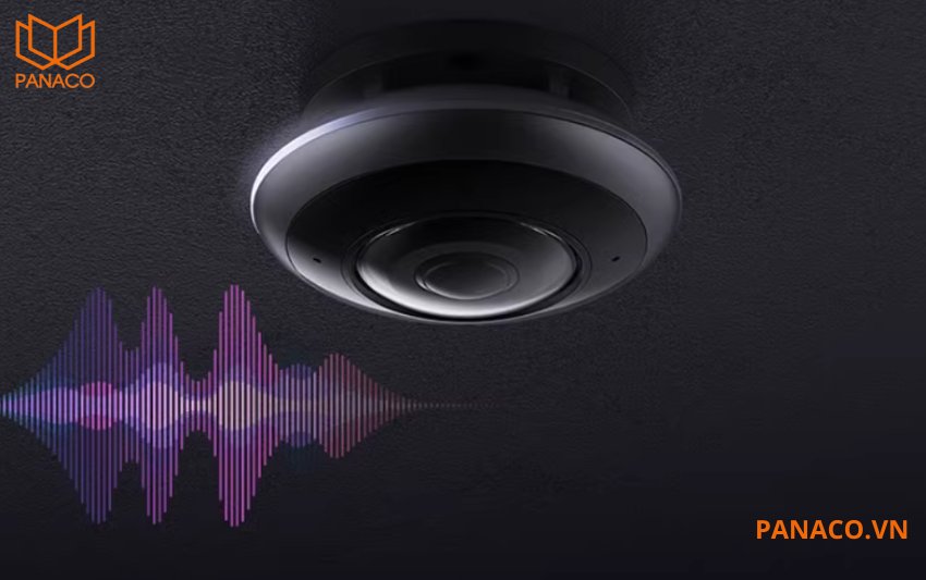 Ezviz E4P 3K+ có khả năng định vị nguồn âm thanh với 2 micro chất lượng cao