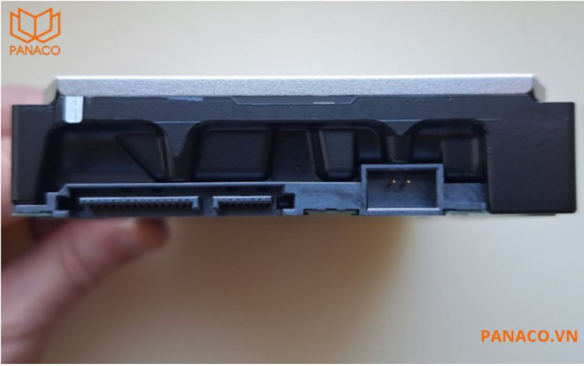 Ổ cứng WD Purple PRO 18TB WD181PURP có thiết kế chuẩn 3.5 inch, phù hợp với mọi loại đầu ghi hình giám sát