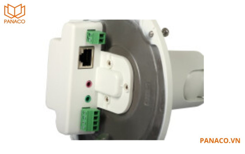 Camera DS-2CD2686G2-IZS được tích hợp cổng mạng RJ45