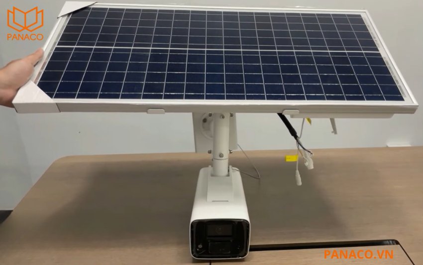 DS-2XS2T47G1-LDH/4G/C18S40 sử dụng tấm pin năng lượng mặt trời công suất 40W