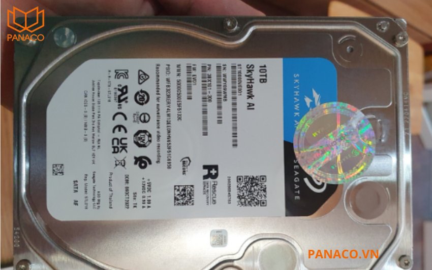 DS-7208HGHI-K1 hỗ trợ gắn ổ cứng dung lượng tối đa lên đến 10TB