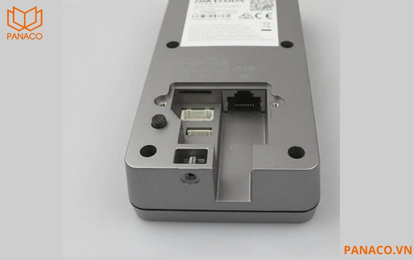 DS-KV6113-PE1 tích hợp cổng mạng Ethernet 10/100M và RS-485