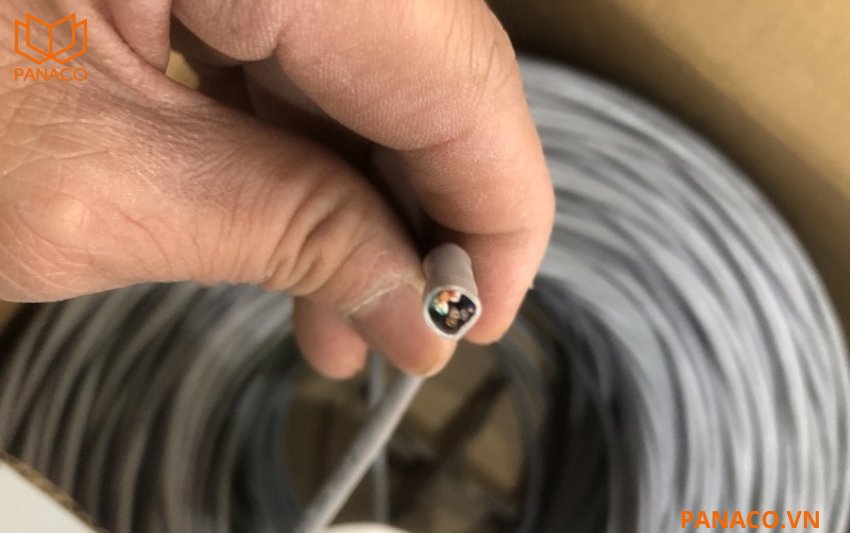 Toàn bộ cáp CAT6 DS-1LN6UZC0 được bảo vệ bởi lớp vỏ ngoài PVC