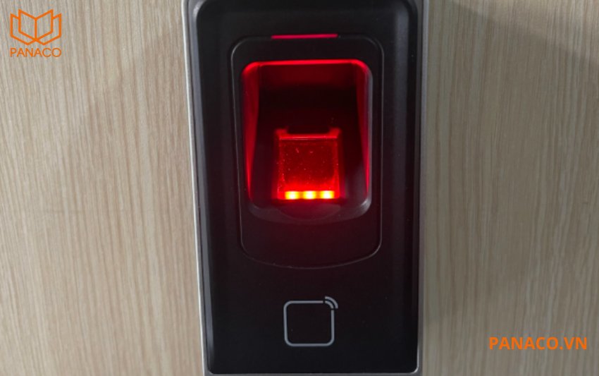 DS-K1201MF cho độ chính xác cao, nhận dạng nhanh và chống trầy xước tốt