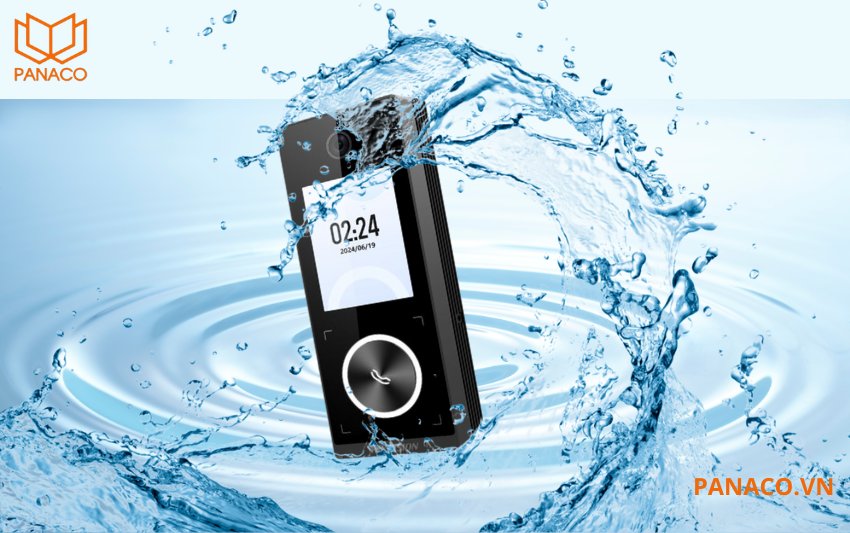 DS-K1T323MBWX-E1 đạt chuẩn IP65, tức chống bụi hoàn toàn và chịu tia nước từ mọi hướng