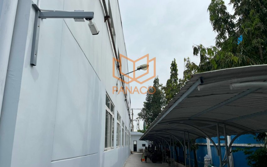 Camera giám sát hành lang và lối đi trong khuôn viên nhà máy