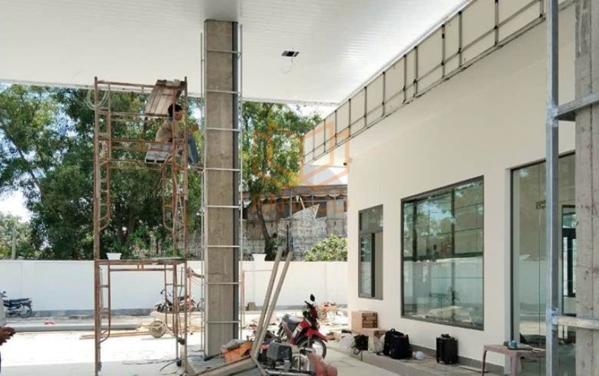 Camera bao quát khu vực cổng ra vào và bãi xe