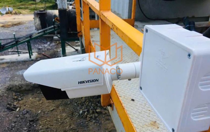 Đấu nối dây cáp mạng vào camera