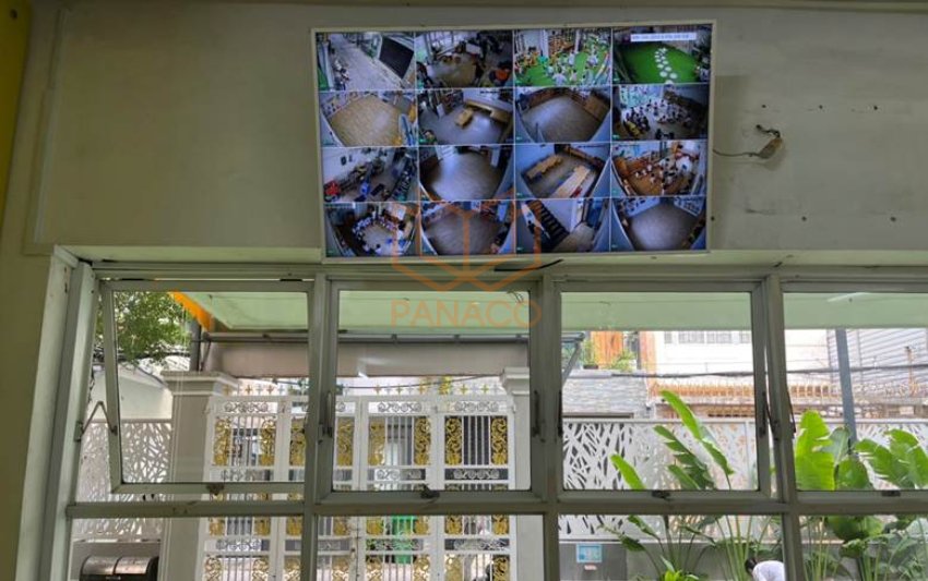 Màn hình TV hiển thị hình ảnh trực tiếp từ nhiều lớp học