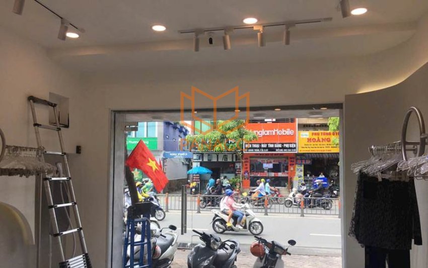 Camera được điều chỉnh góc quay phù hợp để giám sát khách hàng