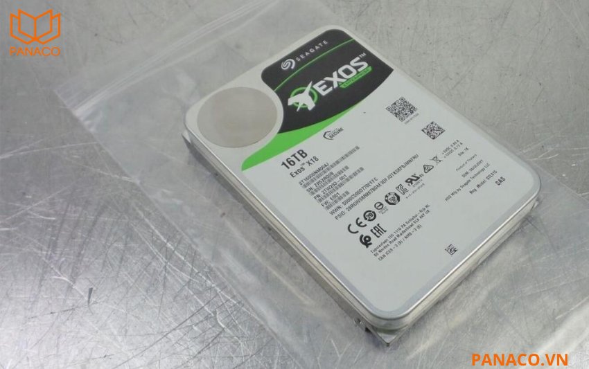 KX-CAi4K8216EN2 hỗ trợ 2 ổ cứng, mỗi ổ 16TB