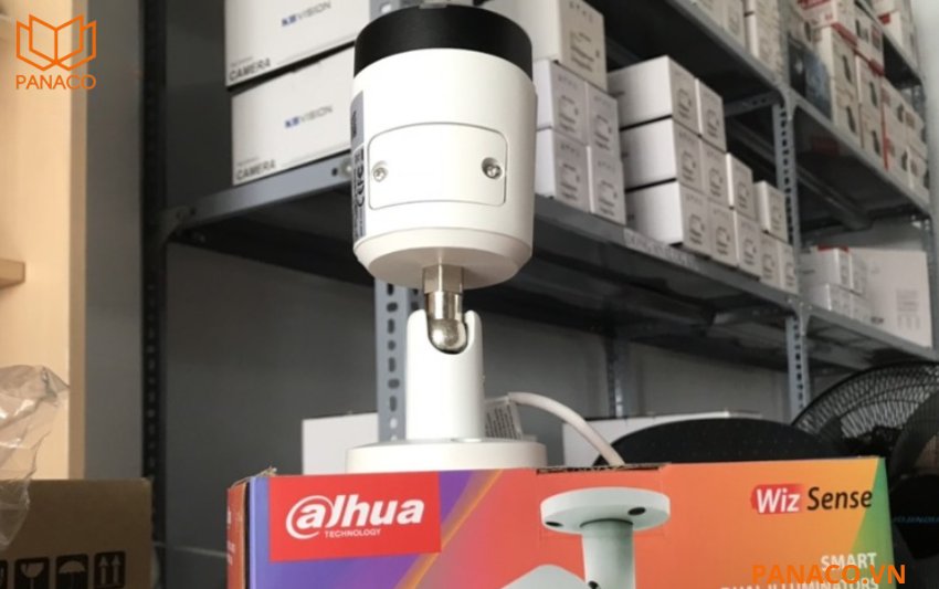 DH-IPC-HFW2249S-S-LED tích hợp khe cắm thẻ nhớ 256GB