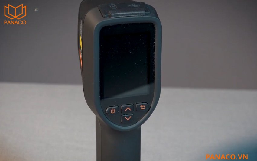 DHI-TPC-HI20 tích hợp màn hình LCD 2.4 inch ngay trên thân máy