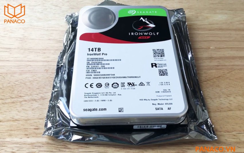 Đầu ghi trang bị 16 khe gắn ổ cứng HDD dung lượng 14TB mỗi ổ