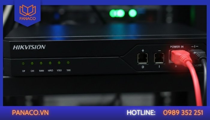 Đèn nguồn không sáng hoặc chớp tắt bất thường