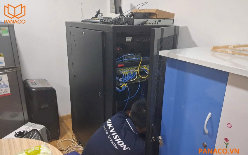 Hoàn thiện hệ thống mạng và tủ thiết bị