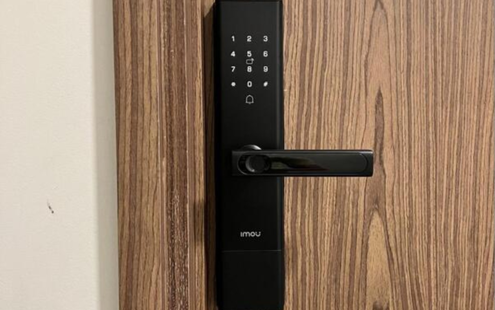 Khóa Imou K2C phù hợp lắp đặt cho cửa gỗ