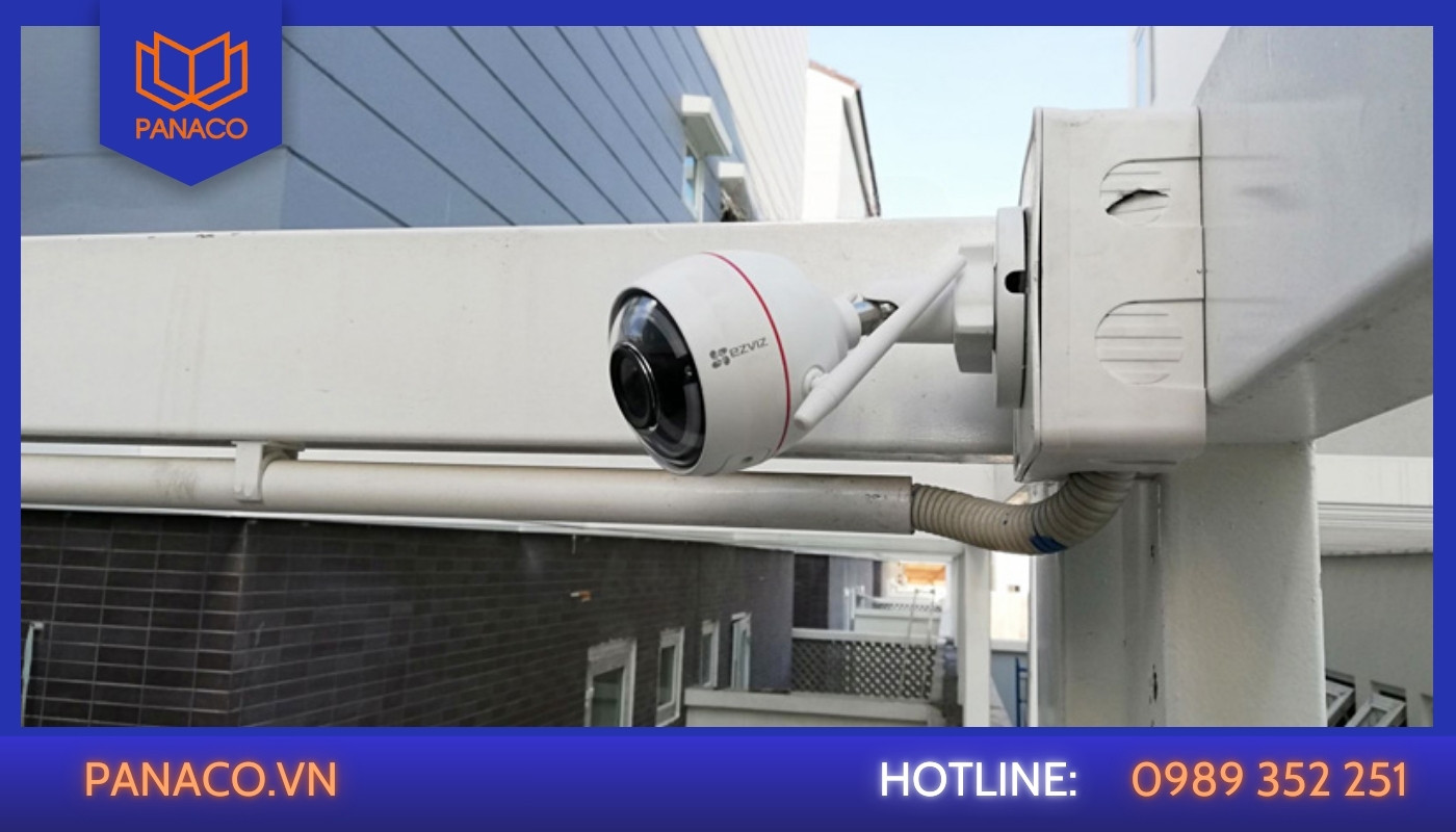 Camera Ezviz lắp ngoài trời nhưng không có hộp bảo vệ