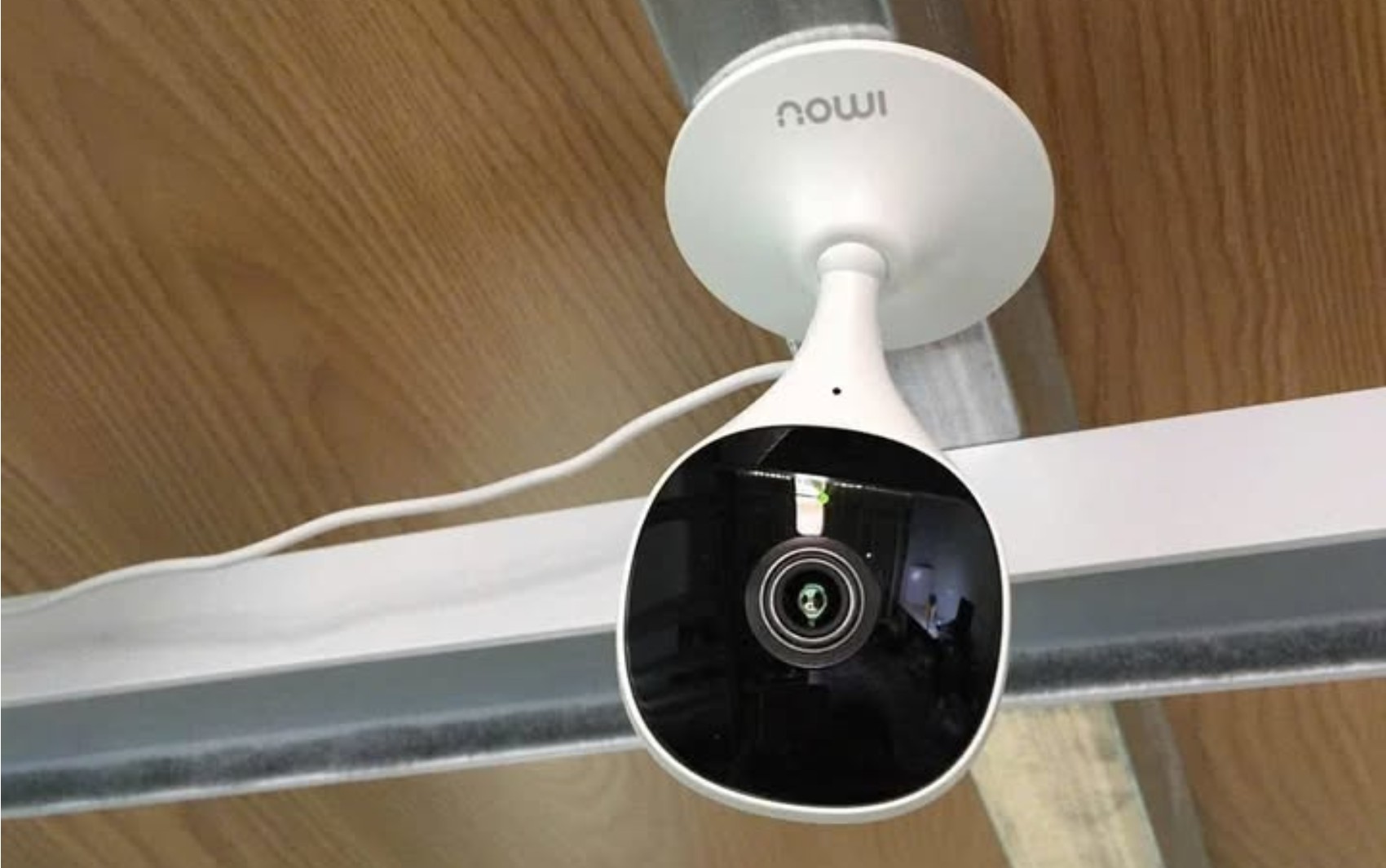 Thiết kế nhỏ gọn, vỏ nhựa bền bỉ, phù hợp không gian sống