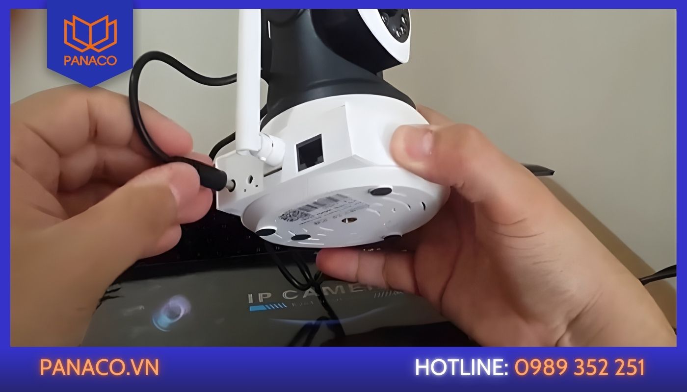 Camera quan sát bị tối đen do cáp nguồn